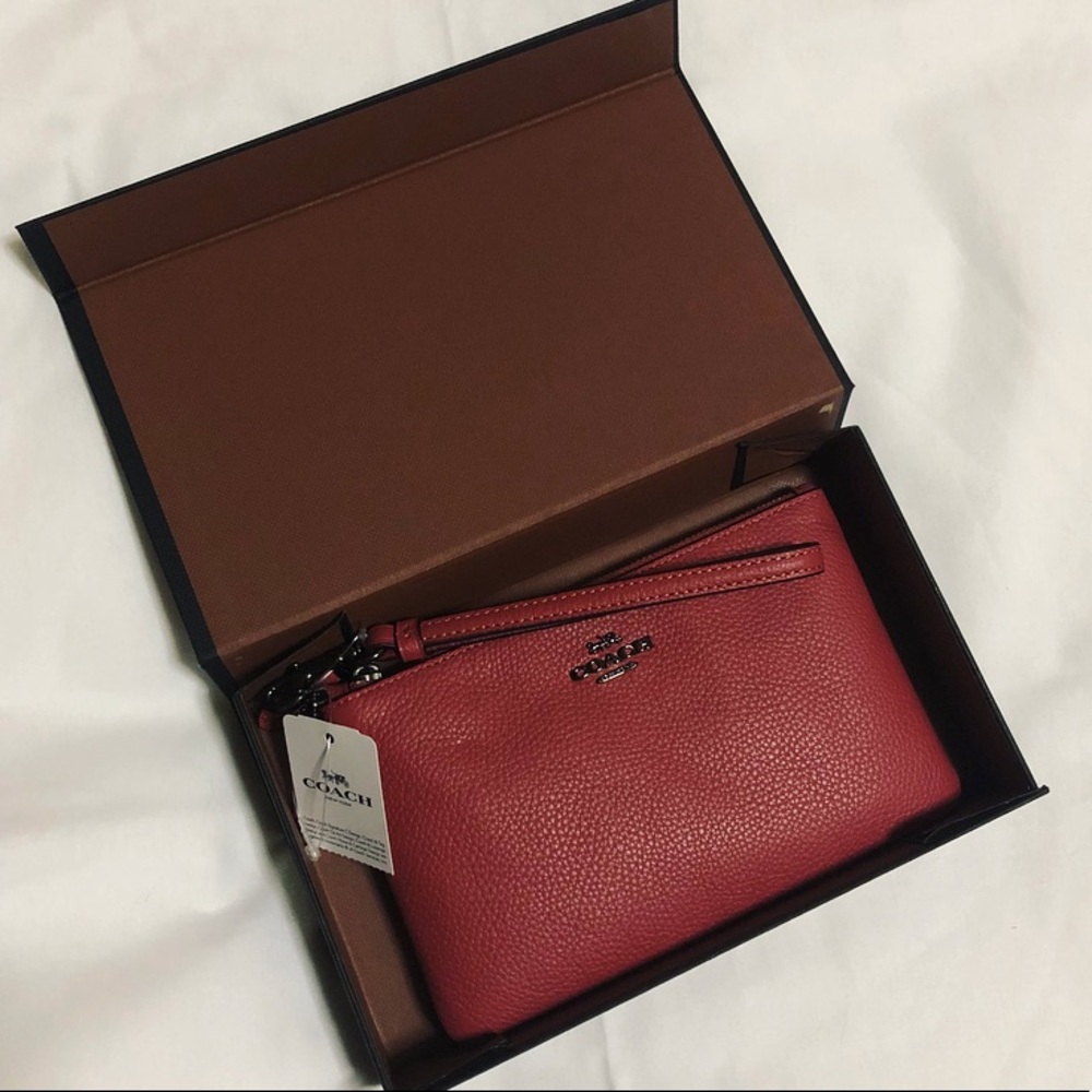 NWT AUTHENTIC COACH WRISTLET